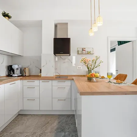 Modern Luxury Diva 3, 4 Stars, Ciovo, Okrug Apartment *