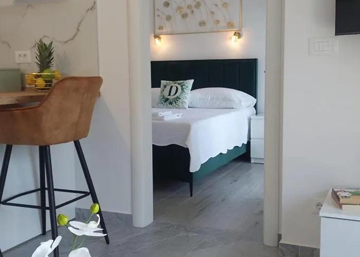 Modern Luxury Diva 3, 4 Stars, Ciovo, Okrug شقة تروغير